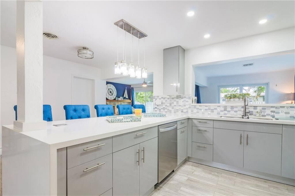 Lyons Park 33-28 B - Residential