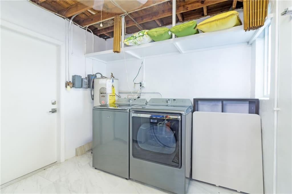 Lyons Park 33-28 B - Residential
