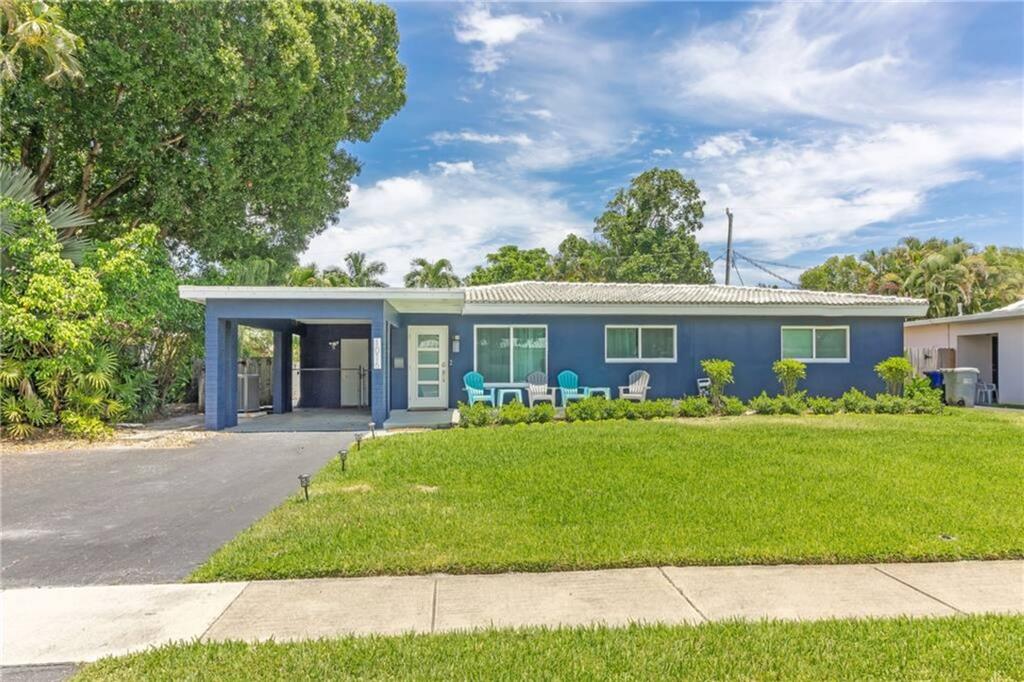 Lyons Park 33-28 B - Residential