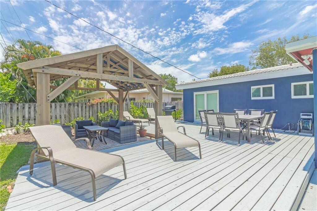 Lyons Park 33-28 B - Residential