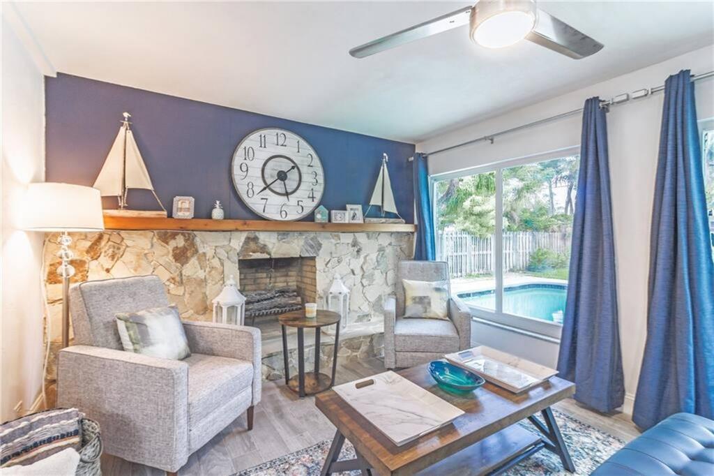 Lyons Park 33-28 B - Residential