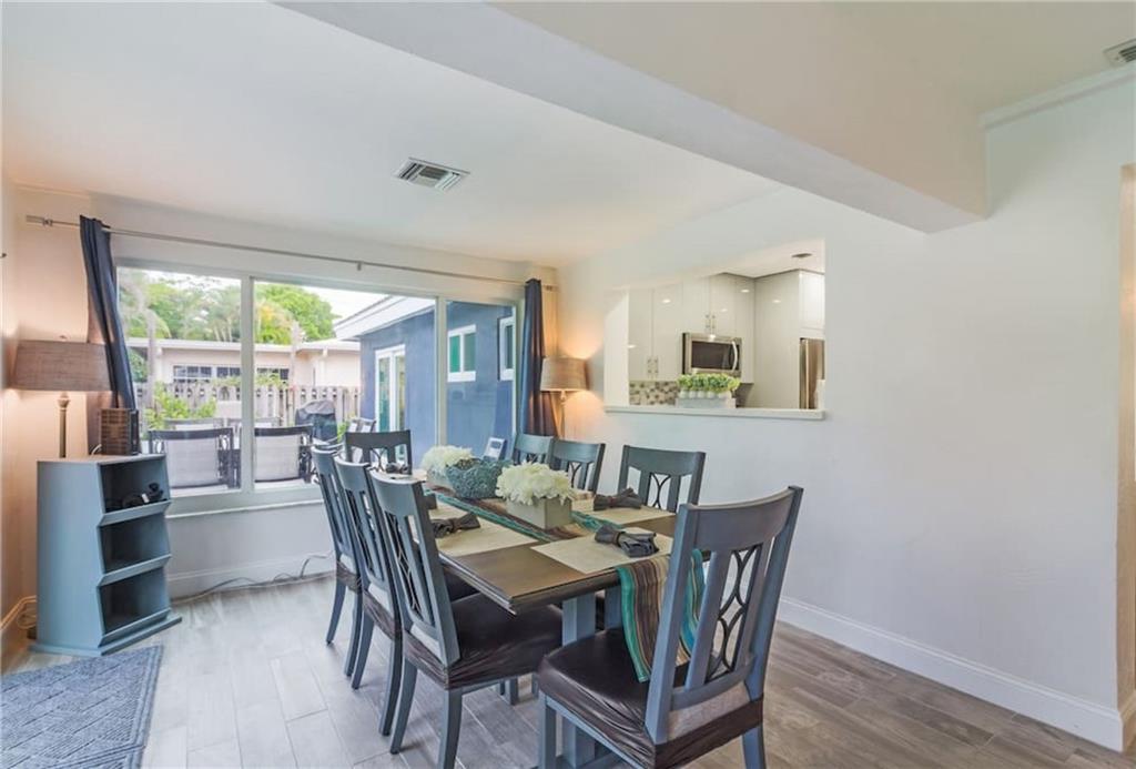 Lyons Park 33-28 B - Residential
