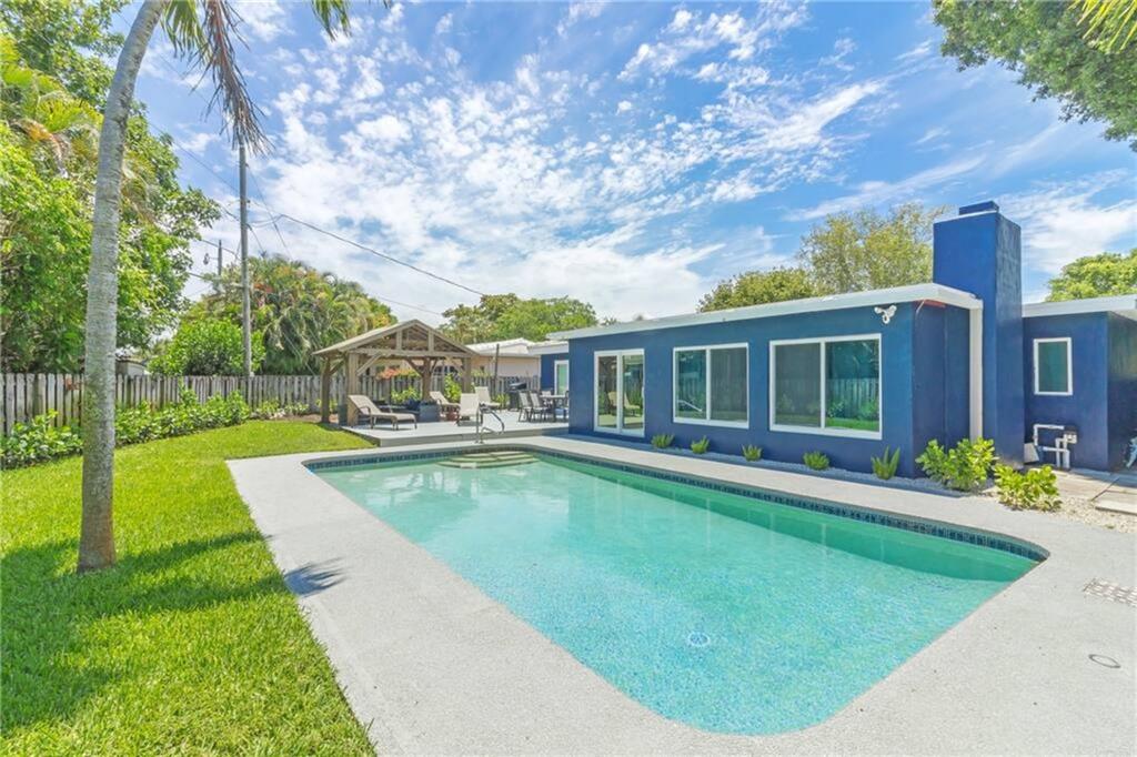 Lyons Park 33-28 B - Residential