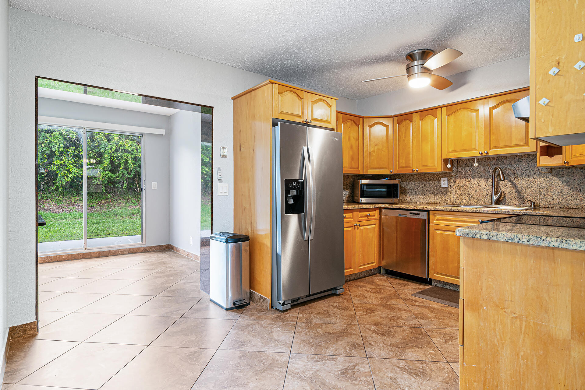 Imperial Villas Condo 01-06 - Residential Lease