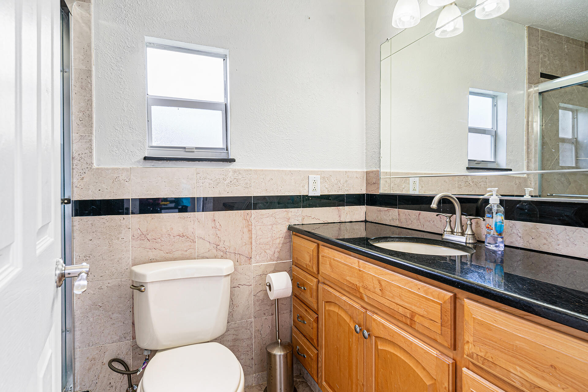 Imperial Villas Condo 01-06 - Residential Lease