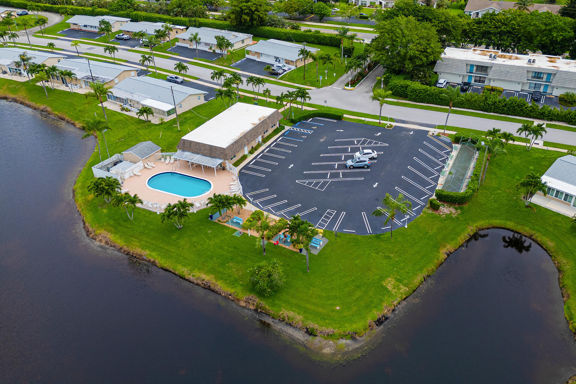 Imperial Villas Condo 01-06 - Residential Lease