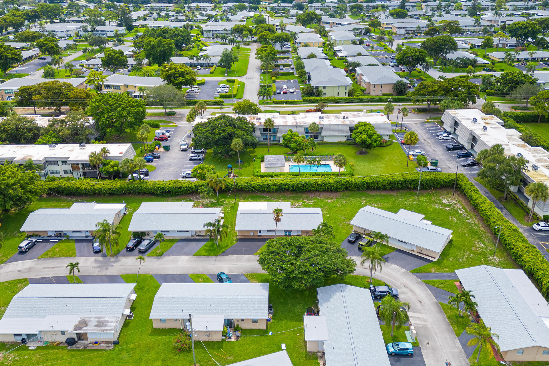 Imperial Villas Condo 01-06 - Residential Lease