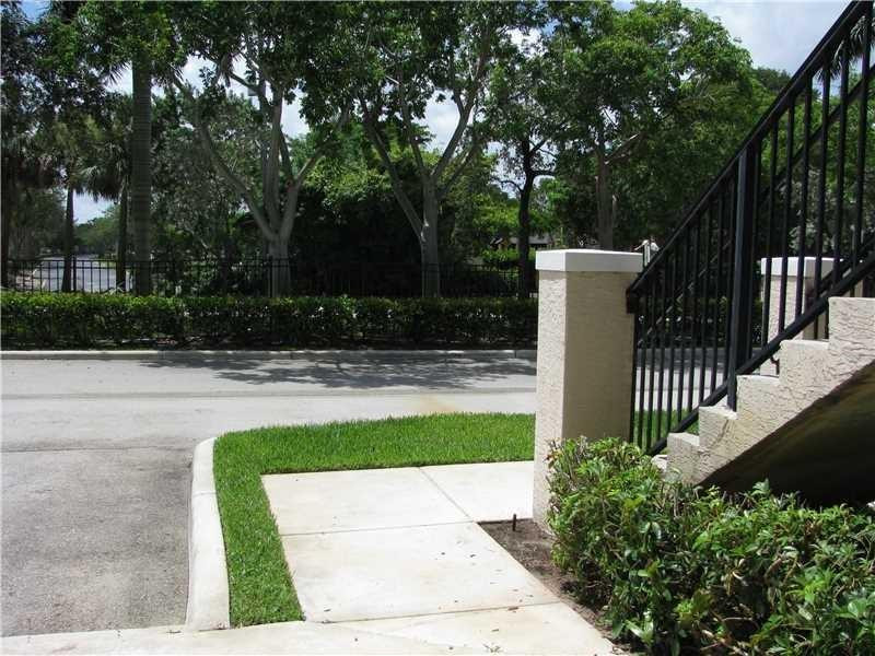 El-Ad Poinciana Condo - Residential