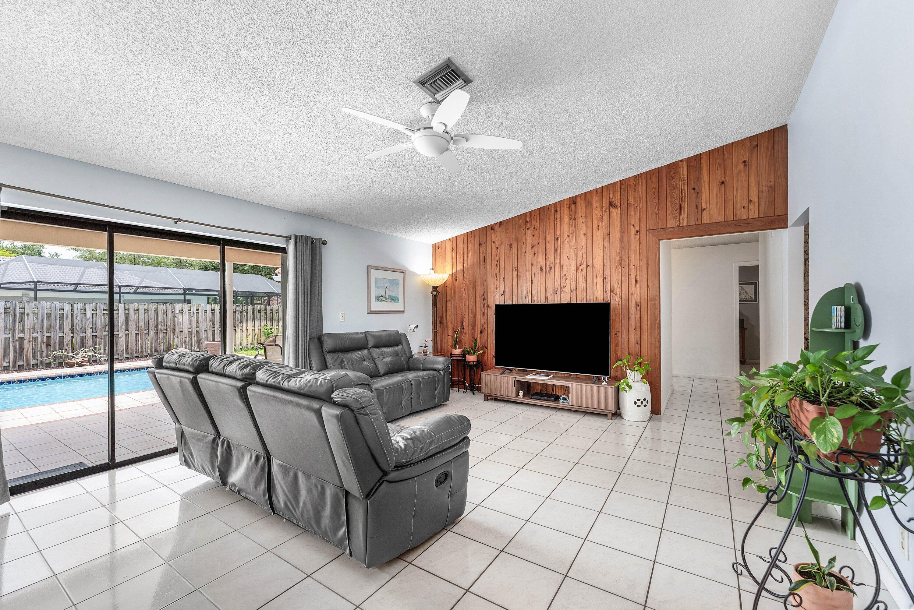 CYPRESS RUN - Residential