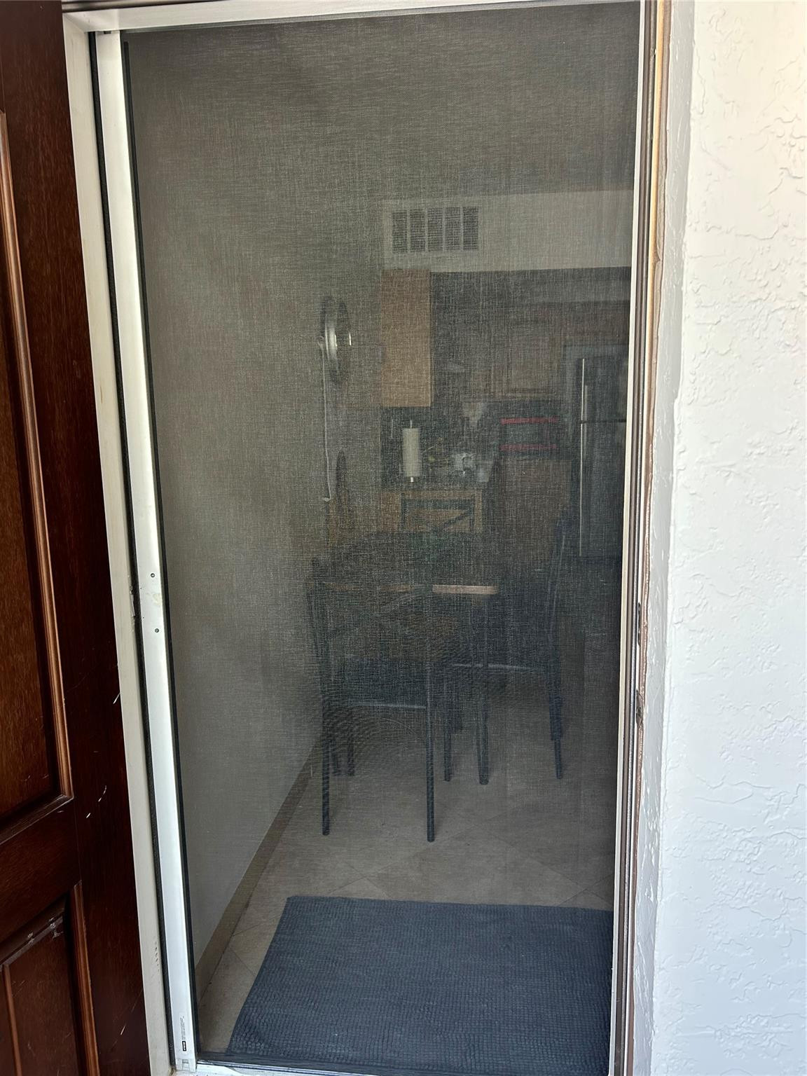 ELIZABETHAN CONDO - Residential