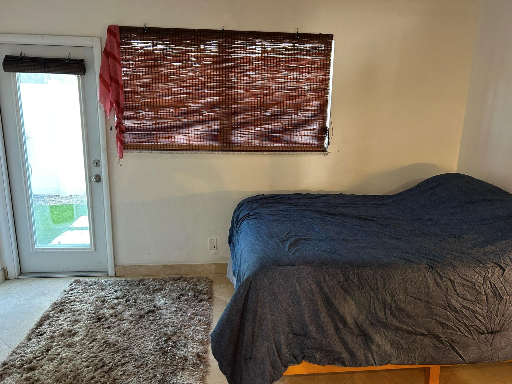ELIZABETHAN CONDO - Residential