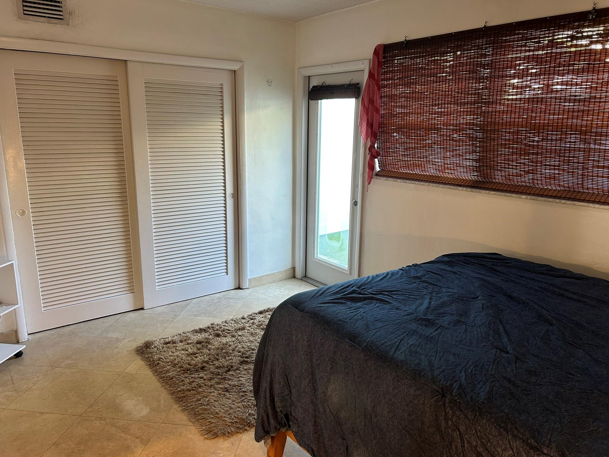 ELIZABETHAN CONDO - Residential