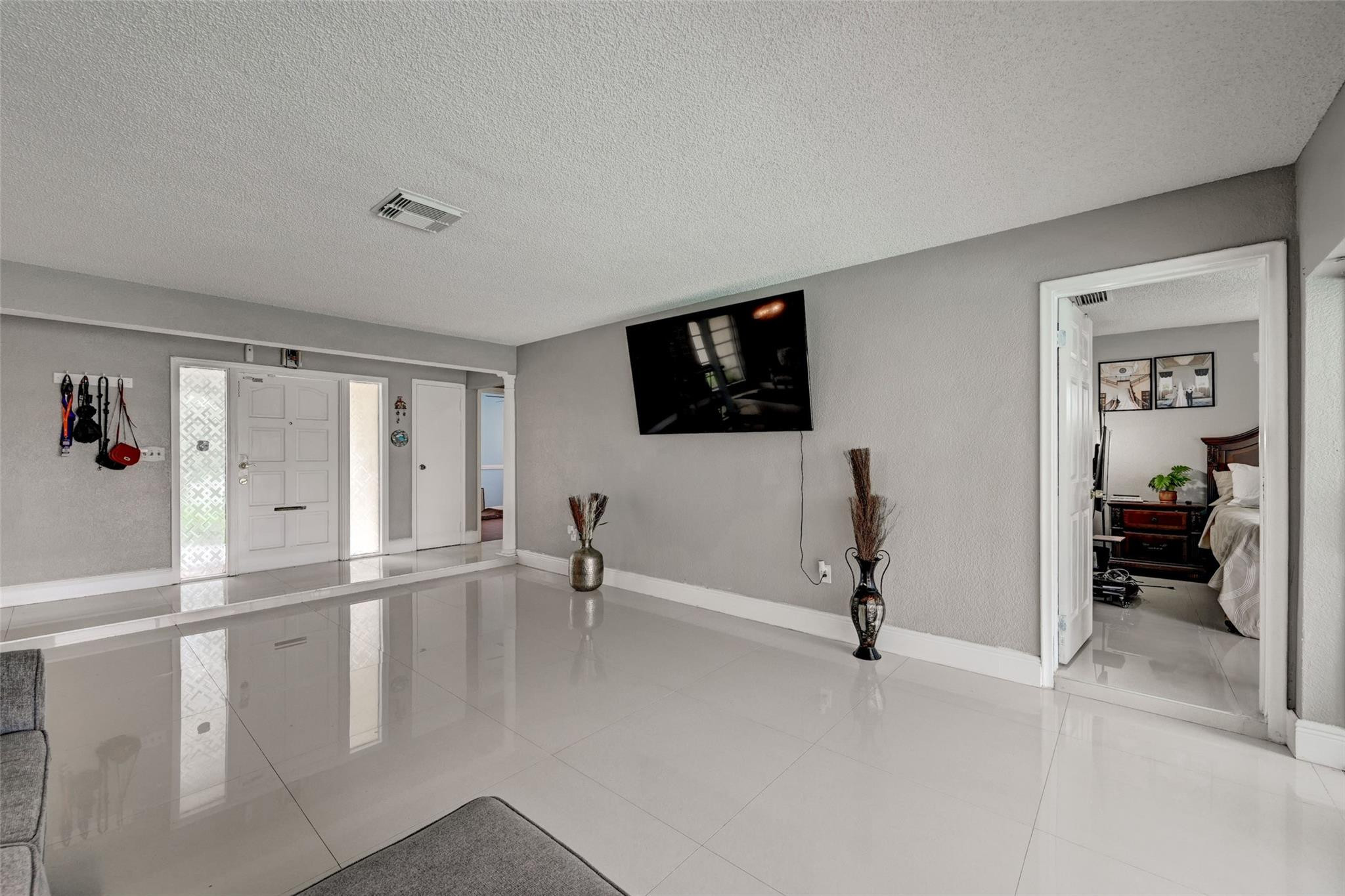 SUNRISE GOLF VILLAGE FIRST ADD - Residential Lease