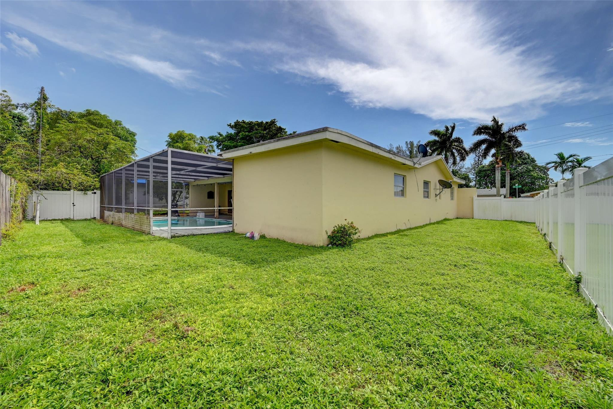 SUNRISE GOLF VILLAGE FIRST ADD - Residential Lease