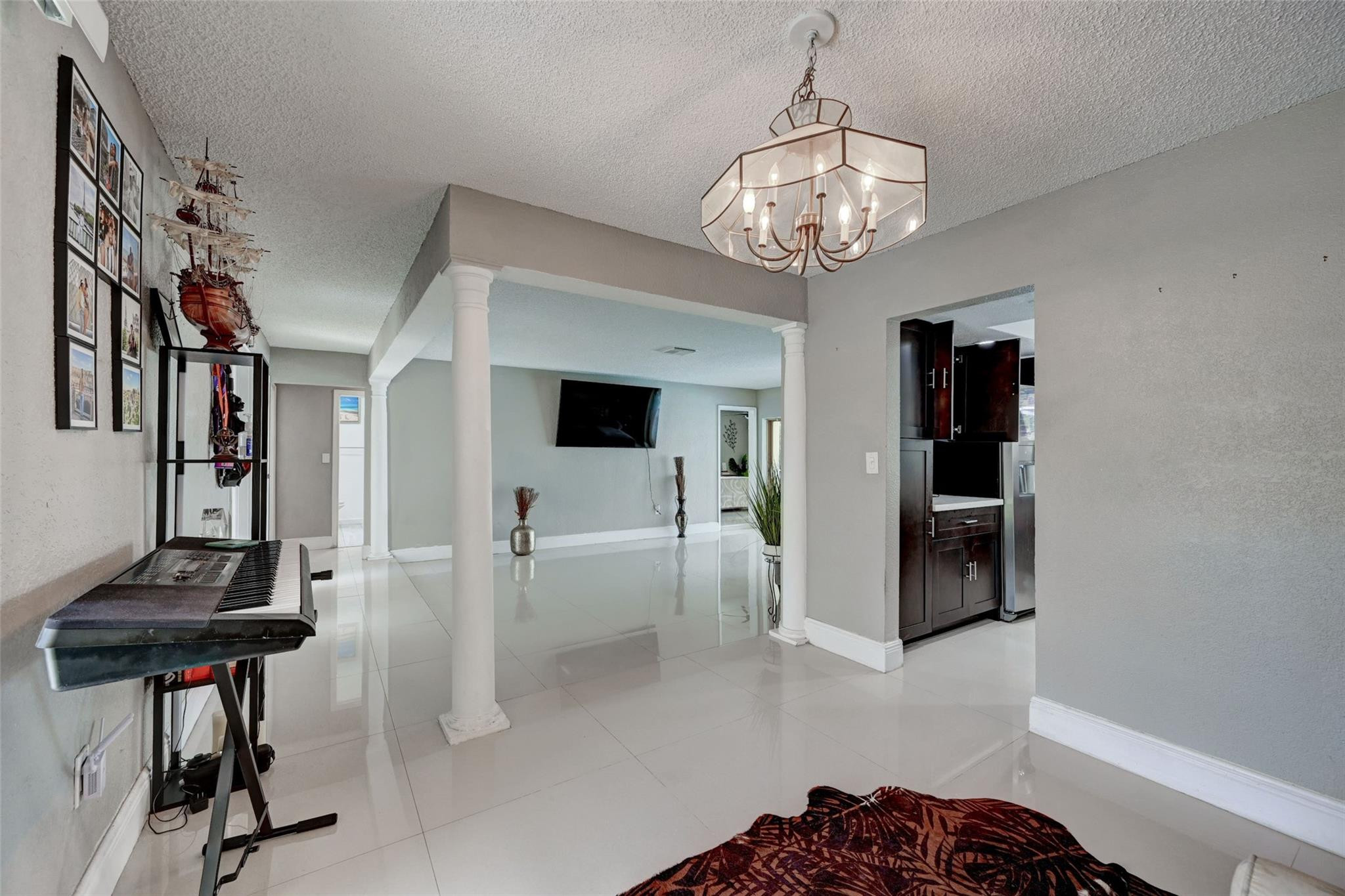 SUNRISE GOLF VILLAGE FIRST ADD - Residential Lease