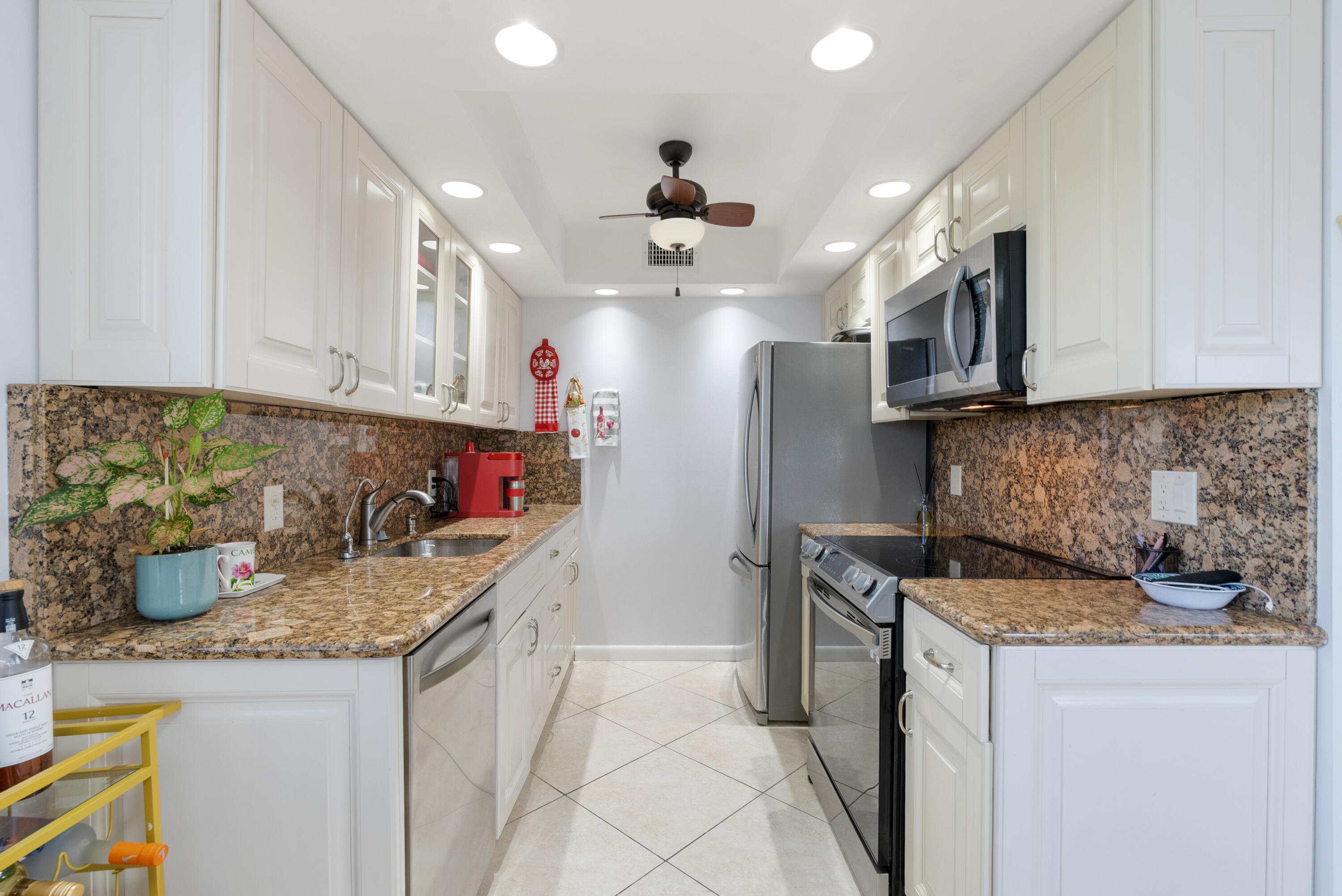 CORNWALL AT CENTURY VILLAGE CONDO - Residential Lease