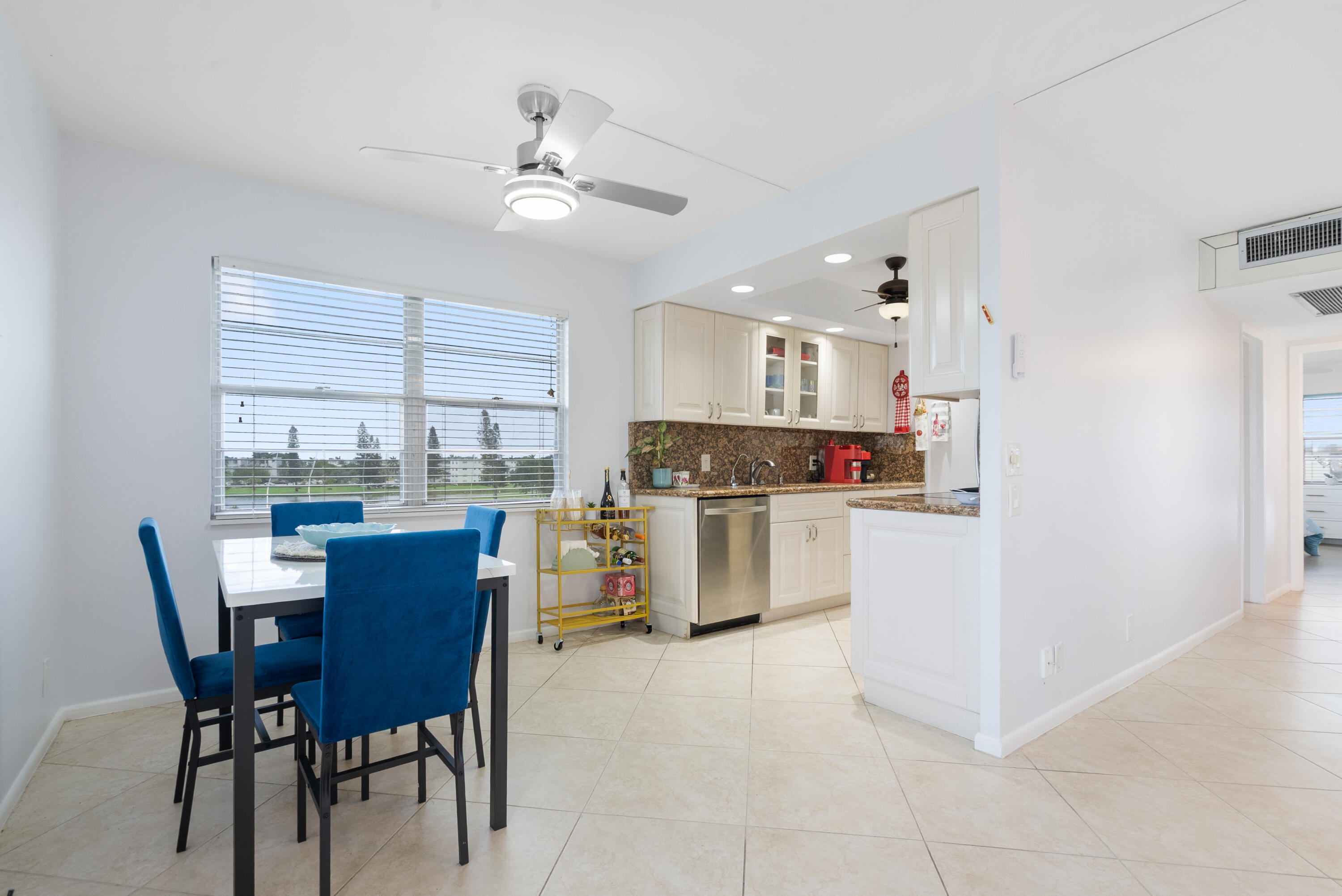 CORNWALL AT CENTURY VILLAGE CONDO - Residential Lease