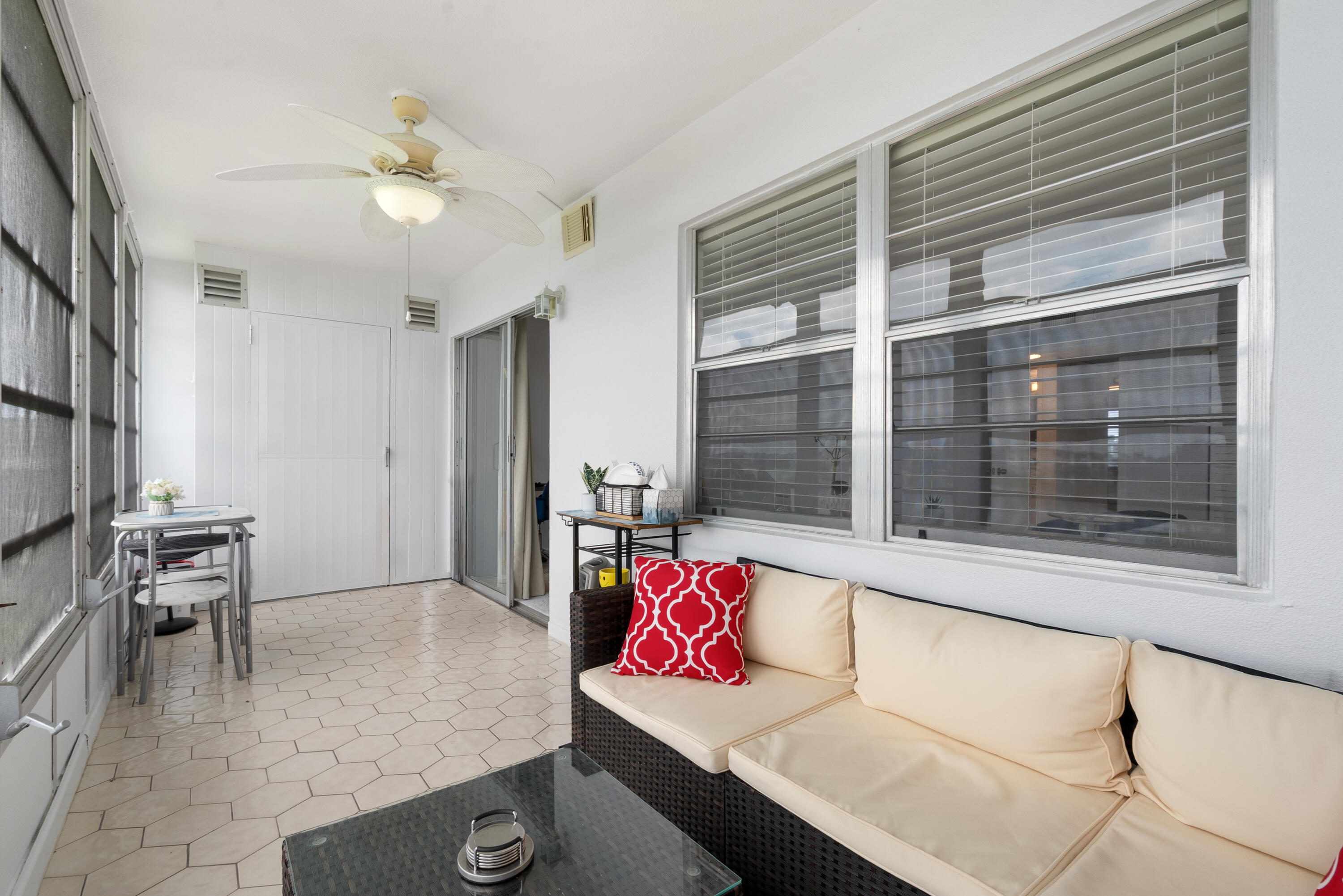 CORNWALL AT CENTURY VILLAGE CONDO - Residential Lease