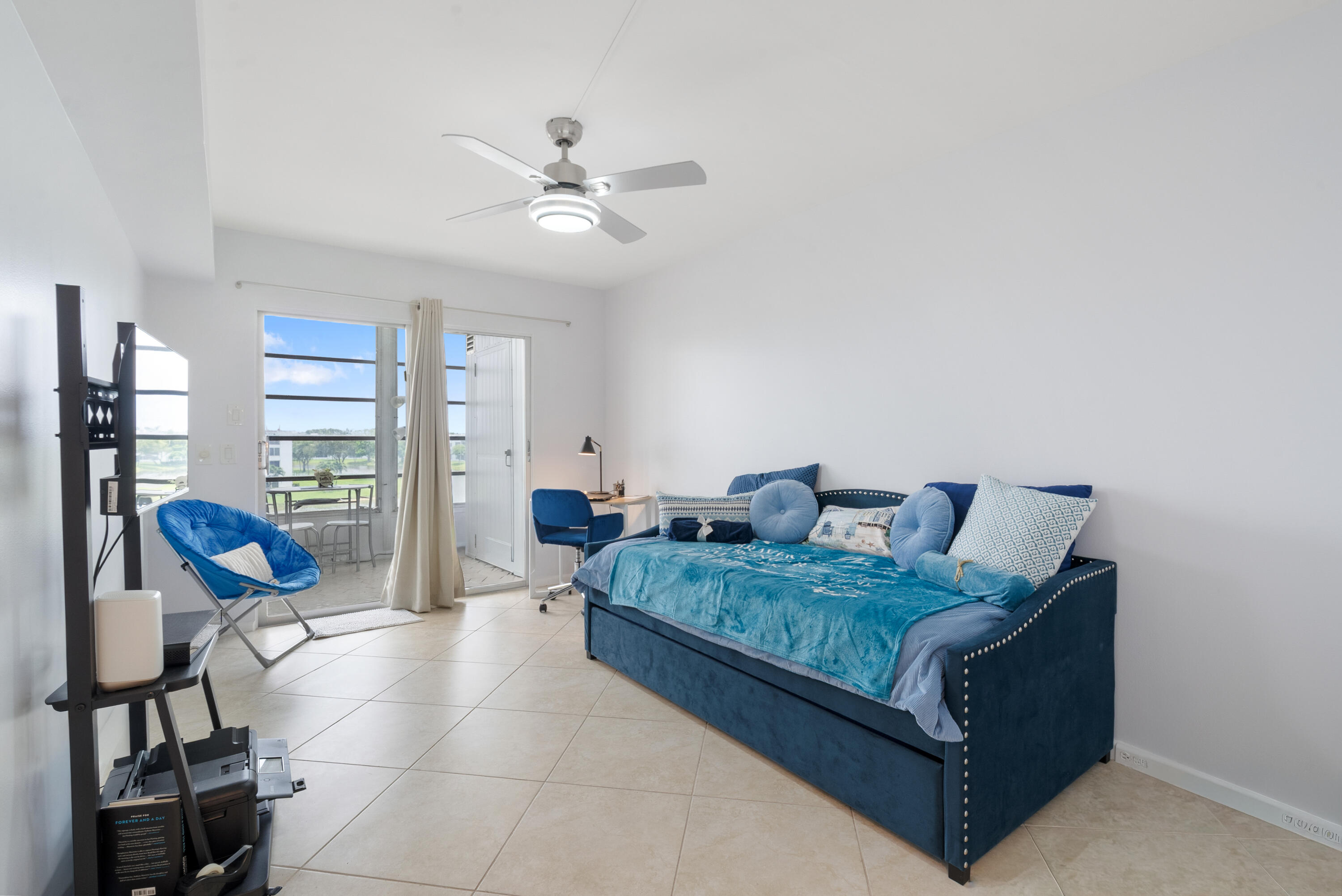 CORNWALL AT CENTURY VILLAGE CONDO - Residential Lease