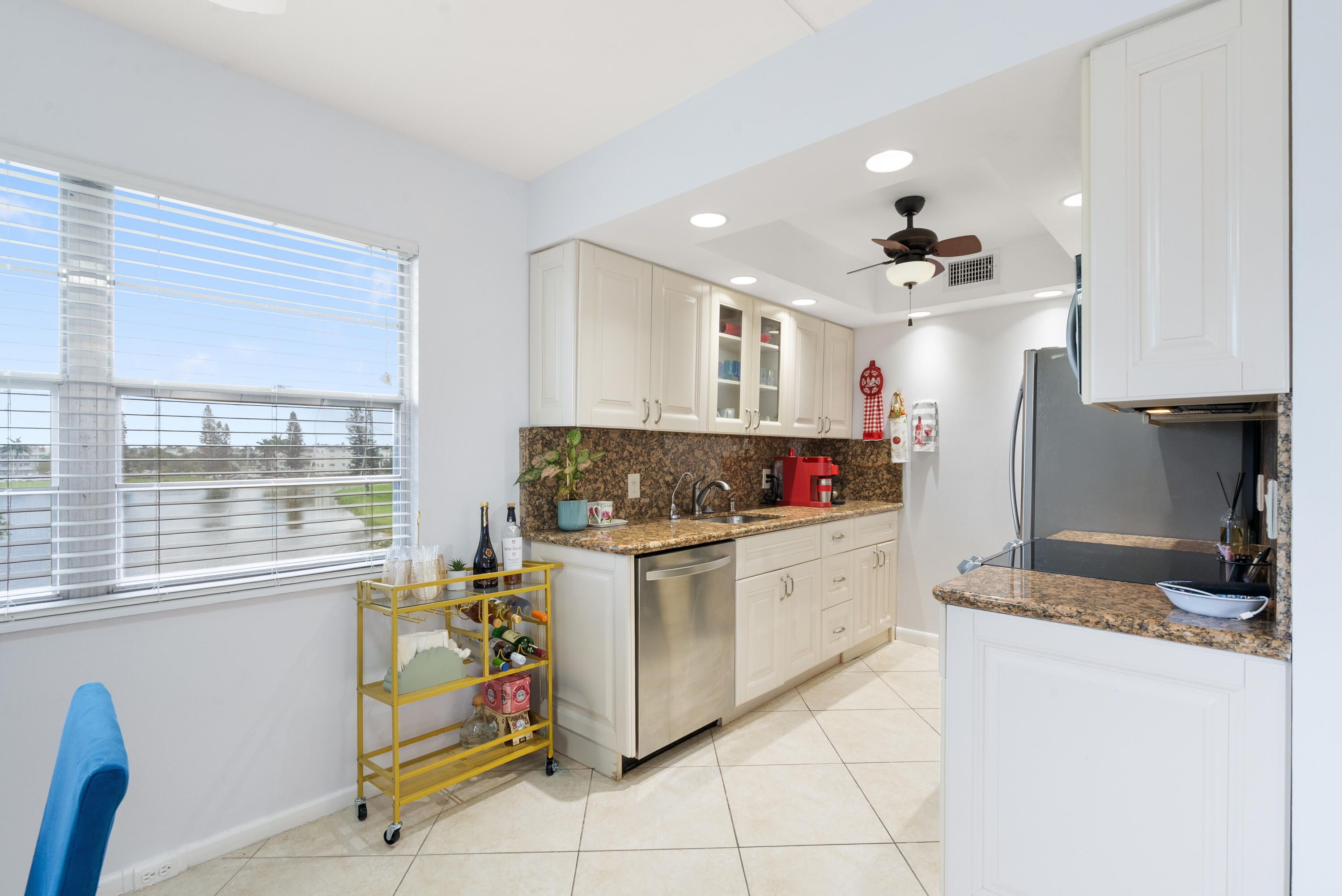 CORNWALL AT CENTURY VILLAGE CONDO - Residential Lease