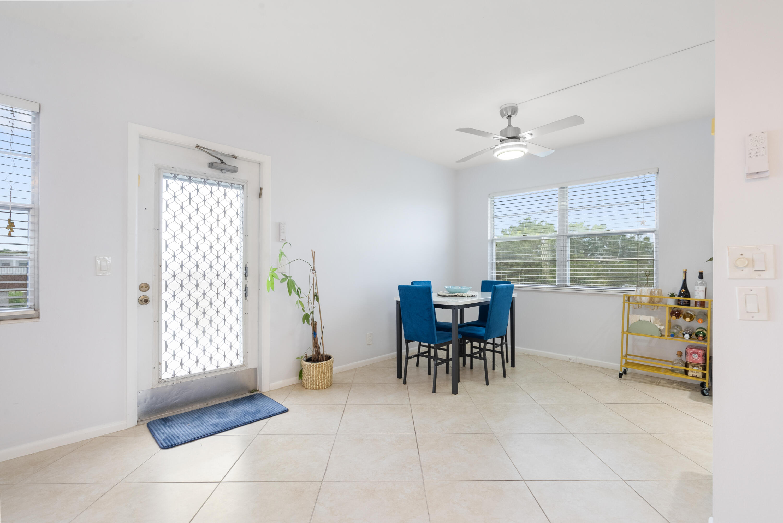 CORNWALL AT CENTURY VILLAGE CONDO - Residential Lease