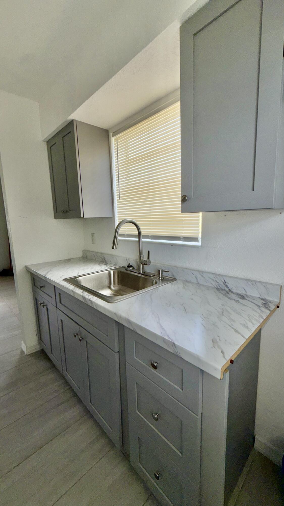 LAUDERDALE MANOR HOMESITES - Residential Lease
