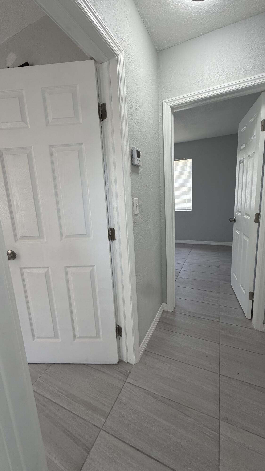 LAUDERDALE MANOR HOMESITES - Residential Lease