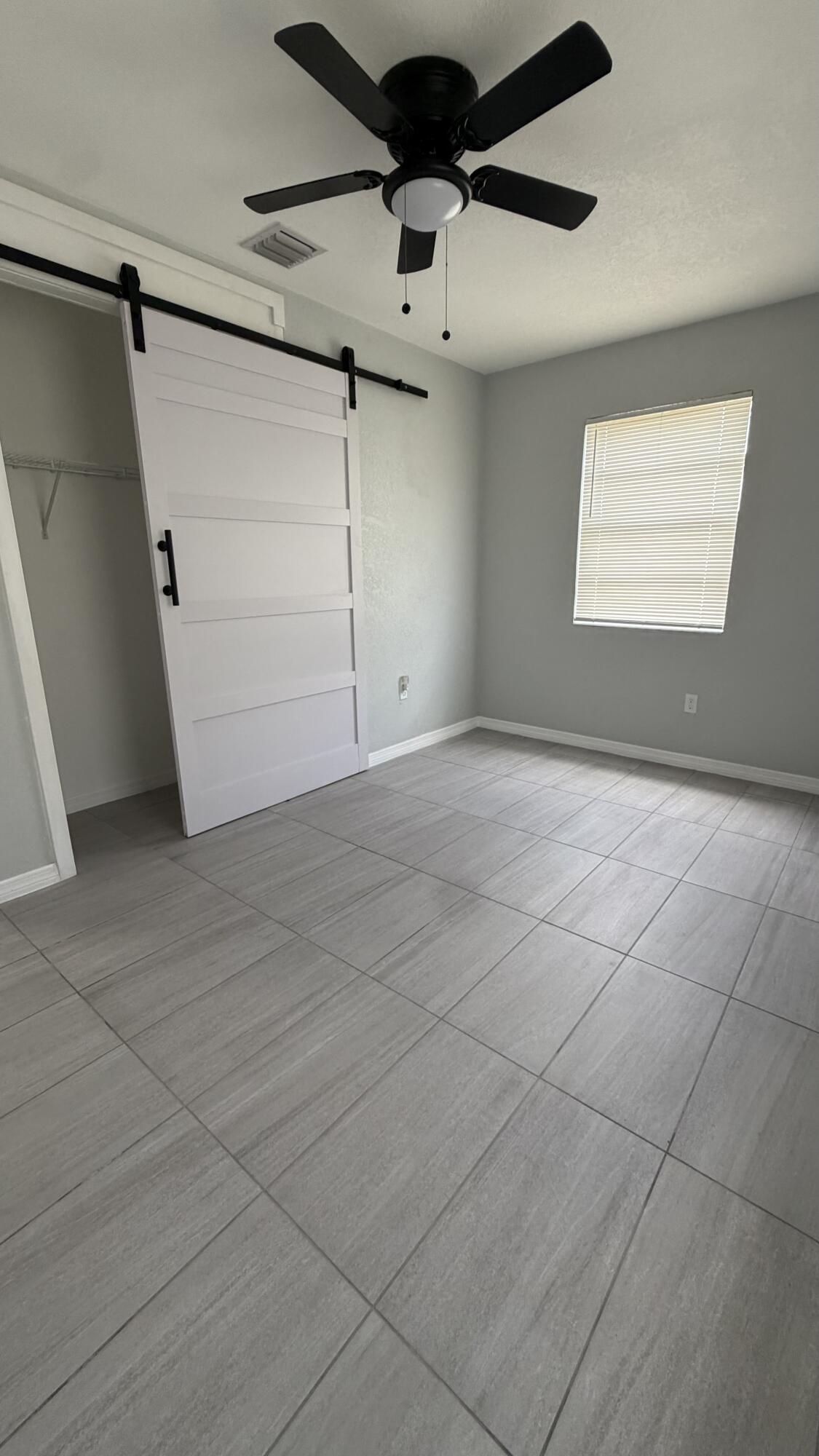 LAUDERDALE MANOR HOMESITES - Residential Lease