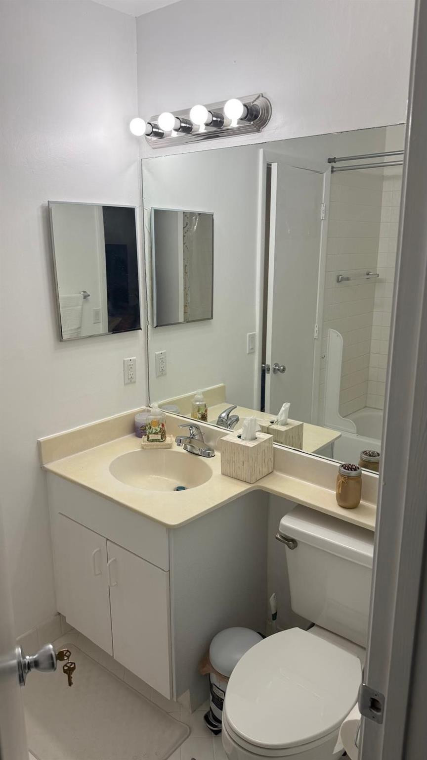 SECTOR 5 - - Residential Lease