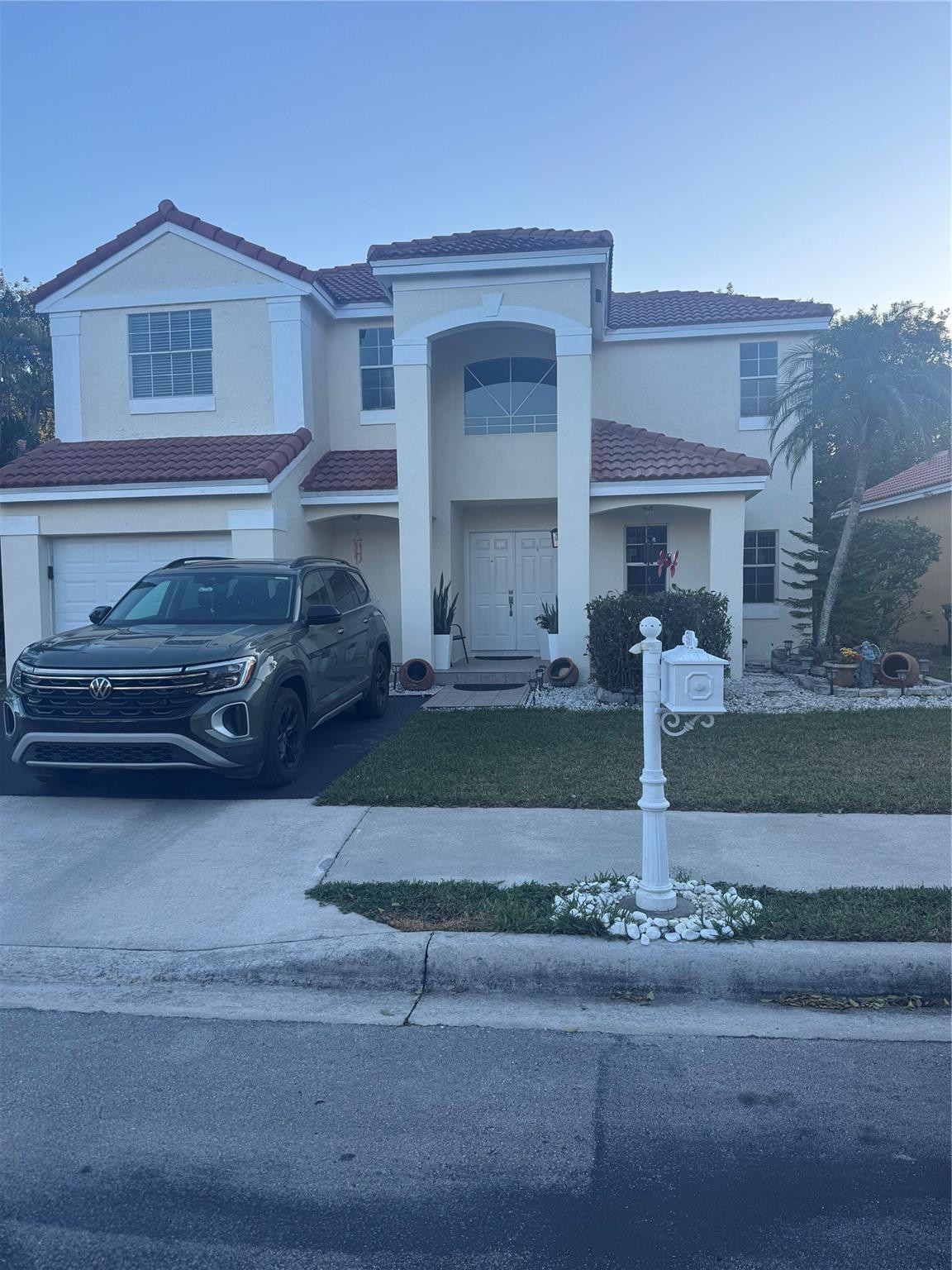 SECTOR 5 - - Residential Lease