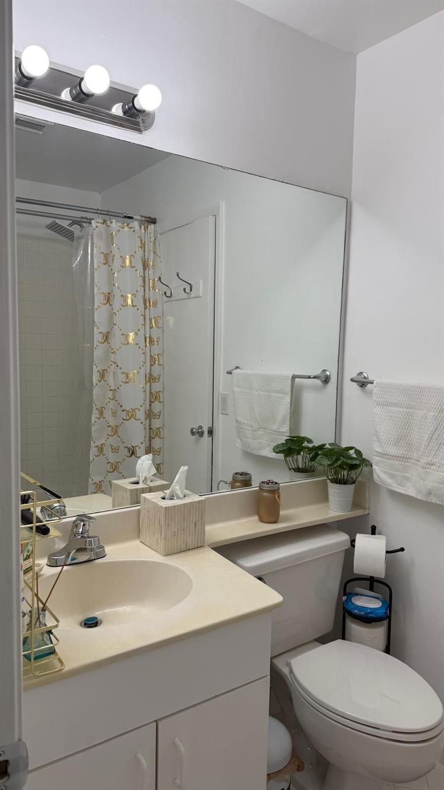 SECTOR 5 - - Residential Lease