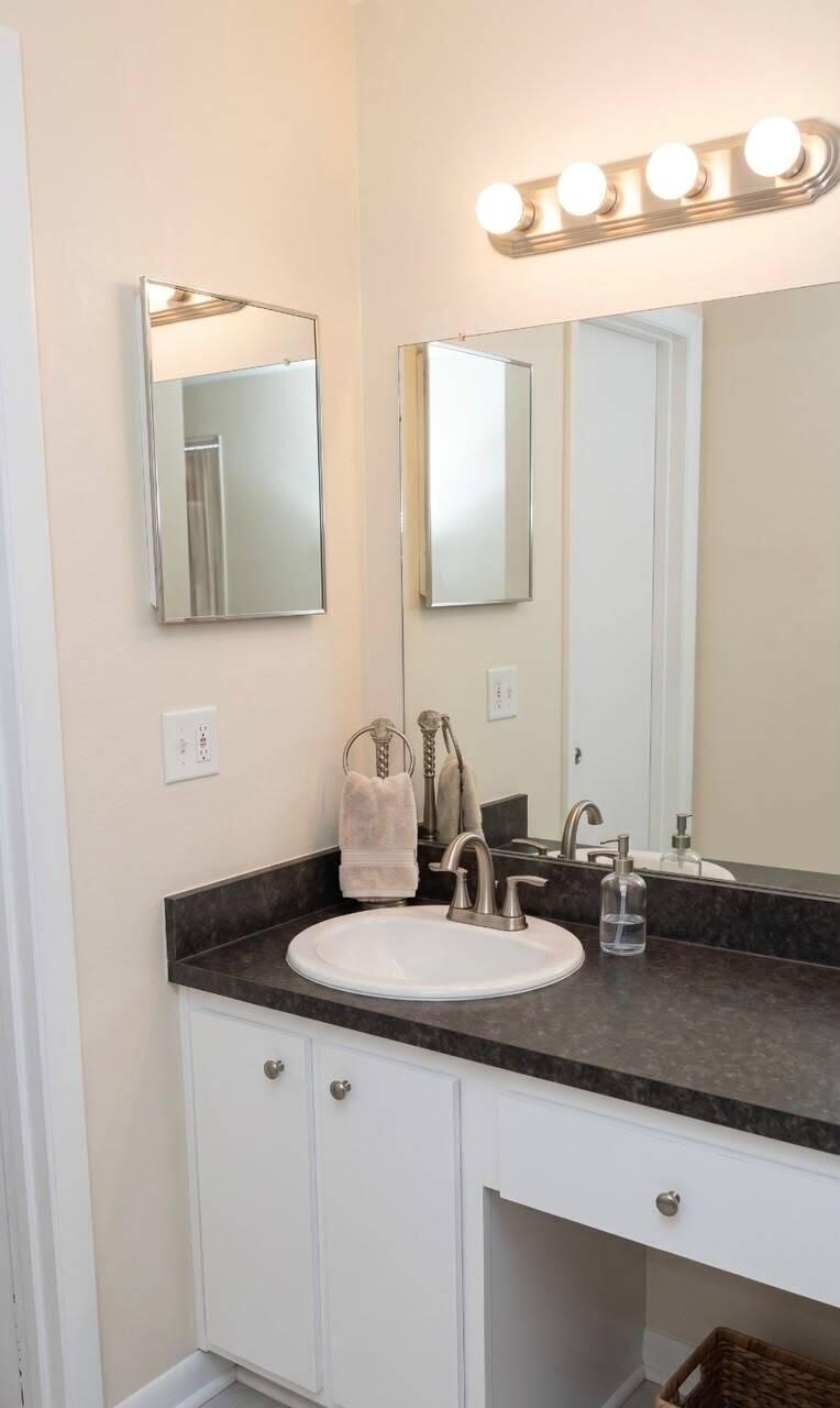 ARBOR KEYS CONDO - Residential