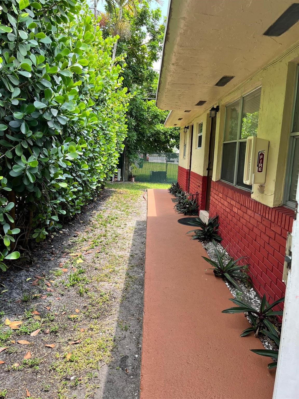 SUNRISE GOLF VILLAGE SEC SIX - Residential Lease