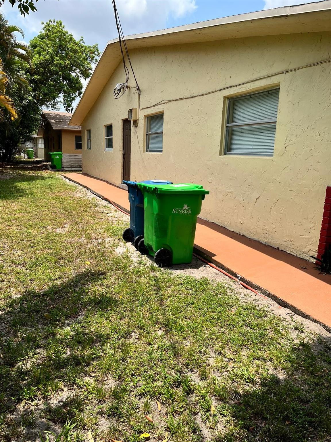SUNRISE GOLF VILLAGE SEC SIX - Residential Lease