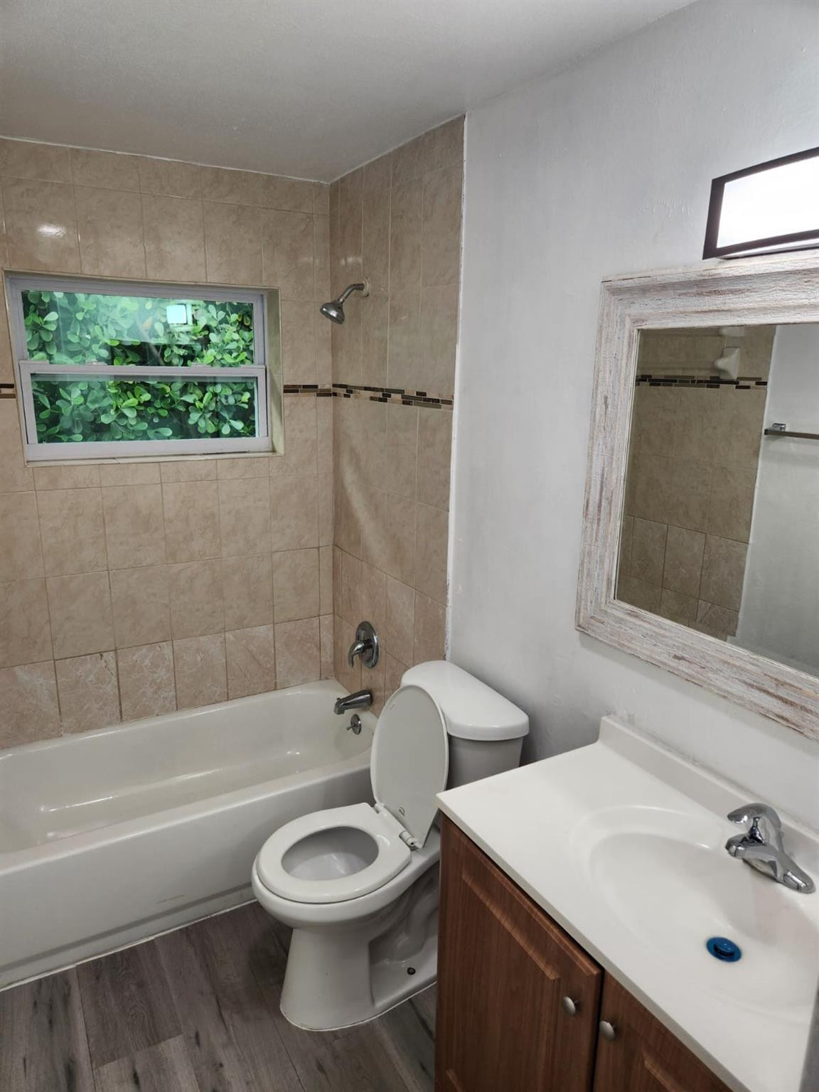 SUNRISE GOLF VILLAGE SEC SIX - Residential Lease