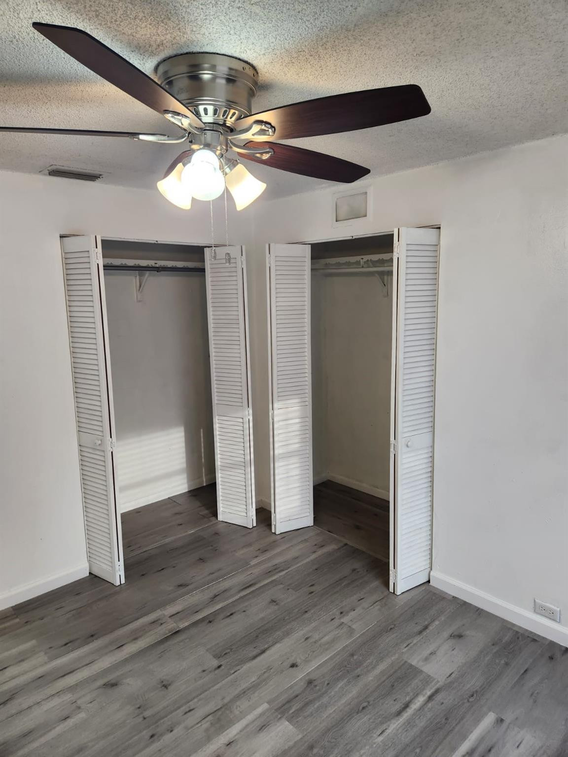 SUNRISE GOLF VILLAGE SEC SIX - Residential Lease