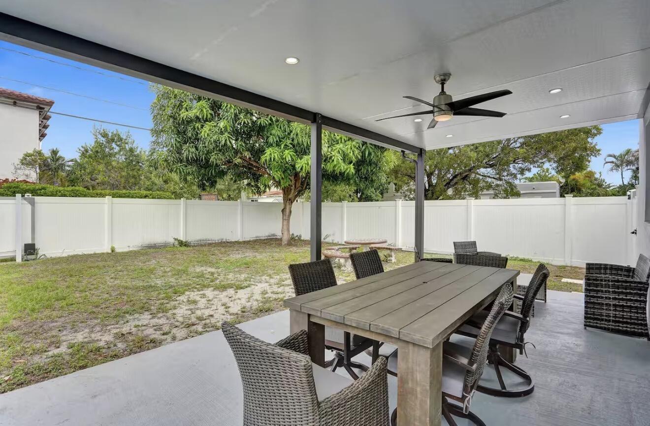 HOLLYWOOD - Residential Lease
