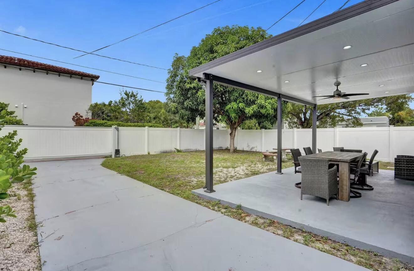 HOLLYWOOD - Residential Lease