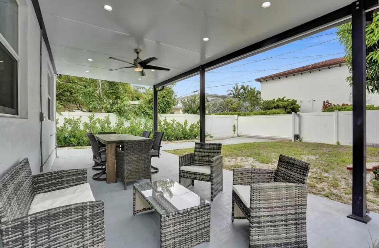 HOLLYWOOD - Residential Lease