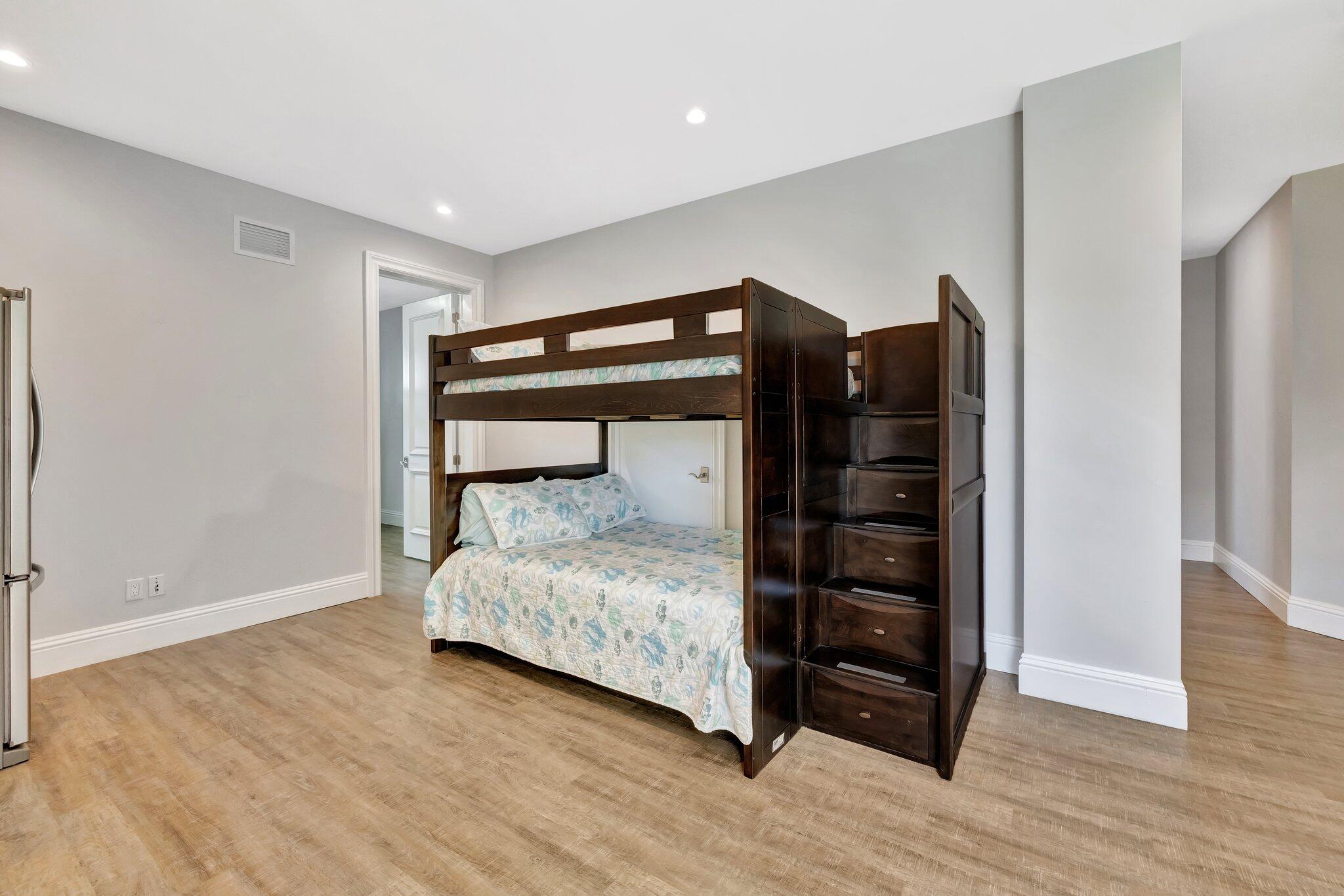 DIAMOND SANDS - Residential