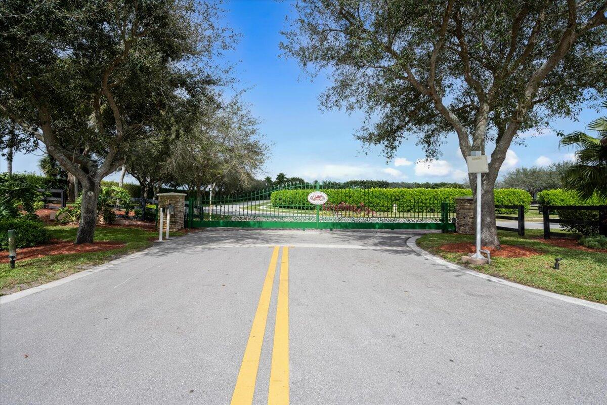 LTS 8A & 9A FARMS AT EQUESTRIAN CLUB REP - Residential