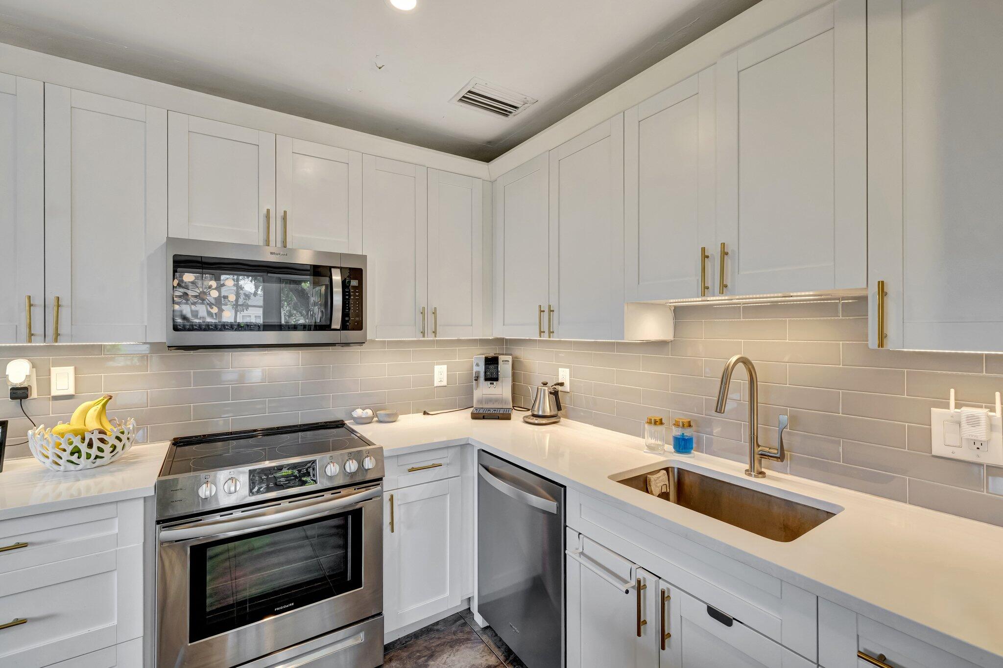 SUN SET MANORS FIRST ADD - Residential