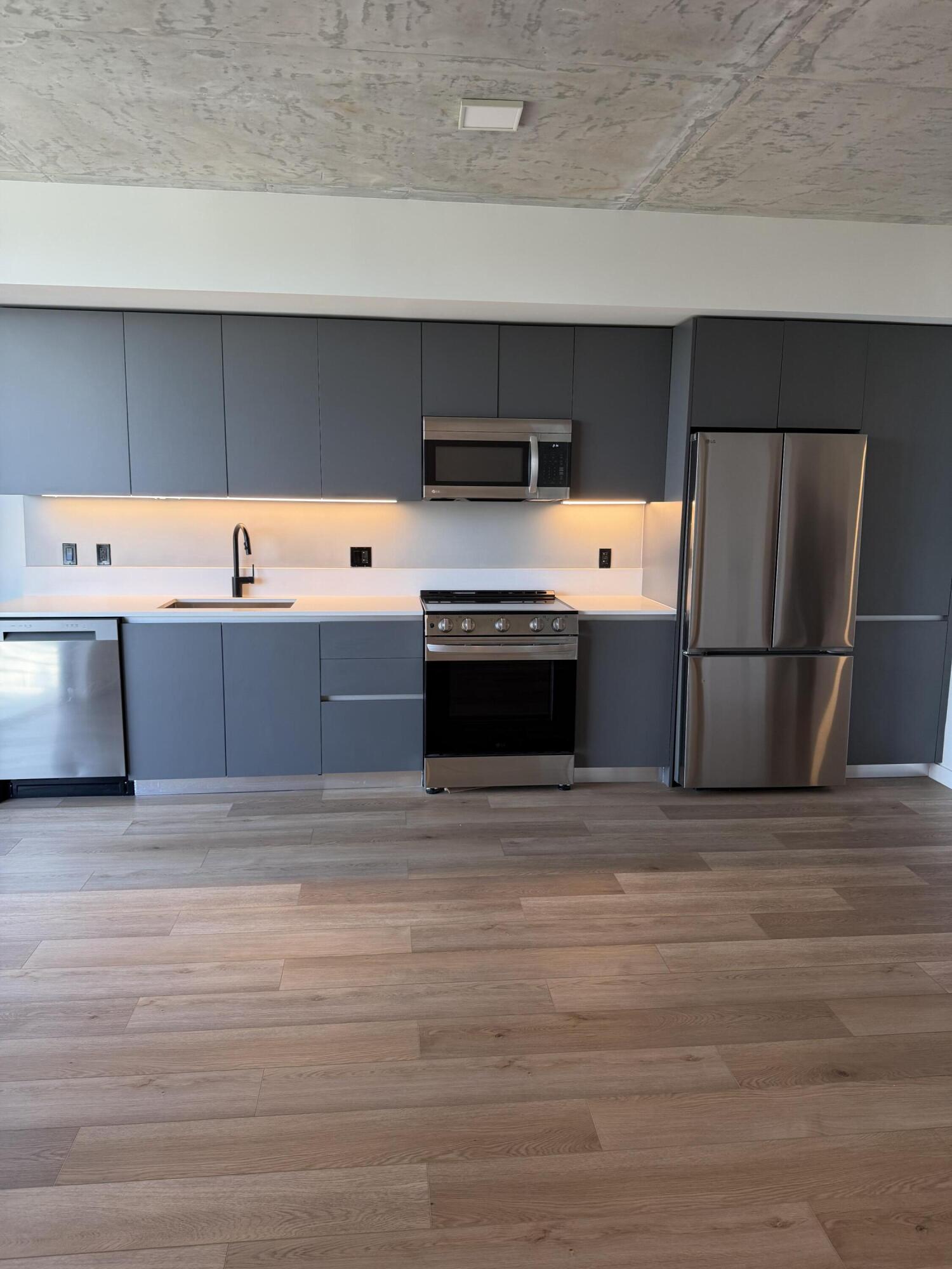 FT LAUDERDALE B-40 - Residential Lease