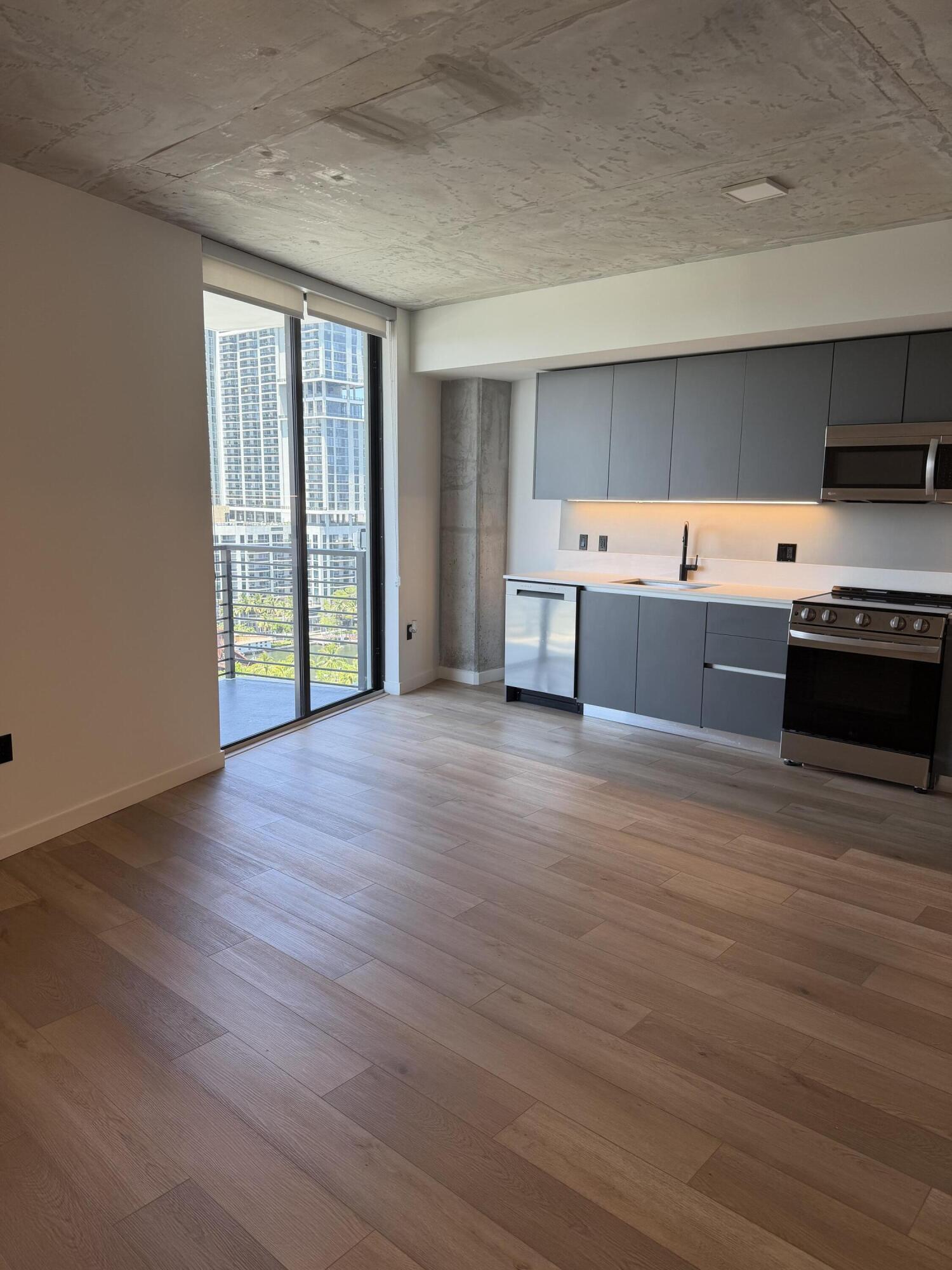 FT LAUDERDALE B-40 - Residential Lease