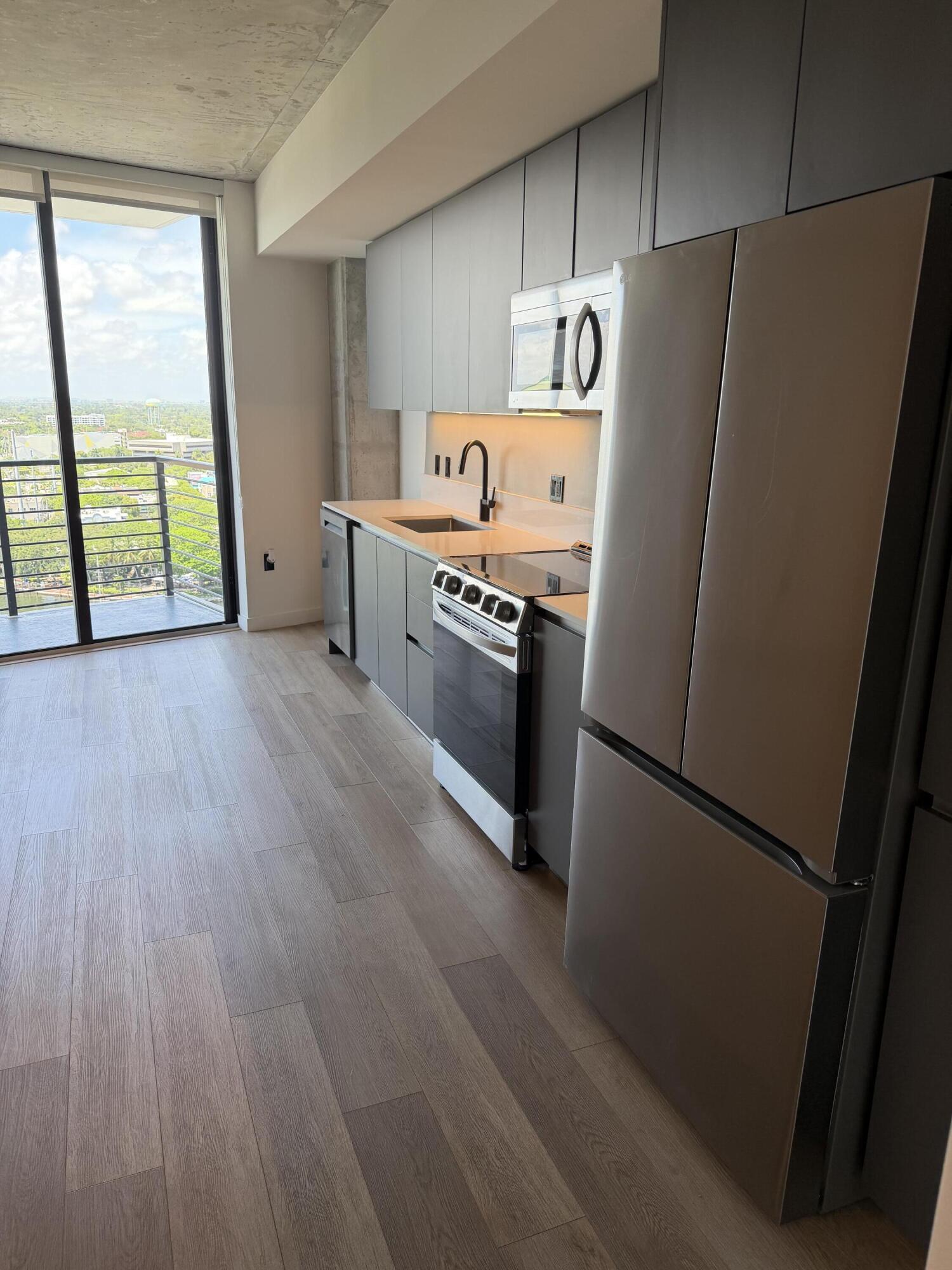 FT LAUDERDALE B-40 - Residential Lease
