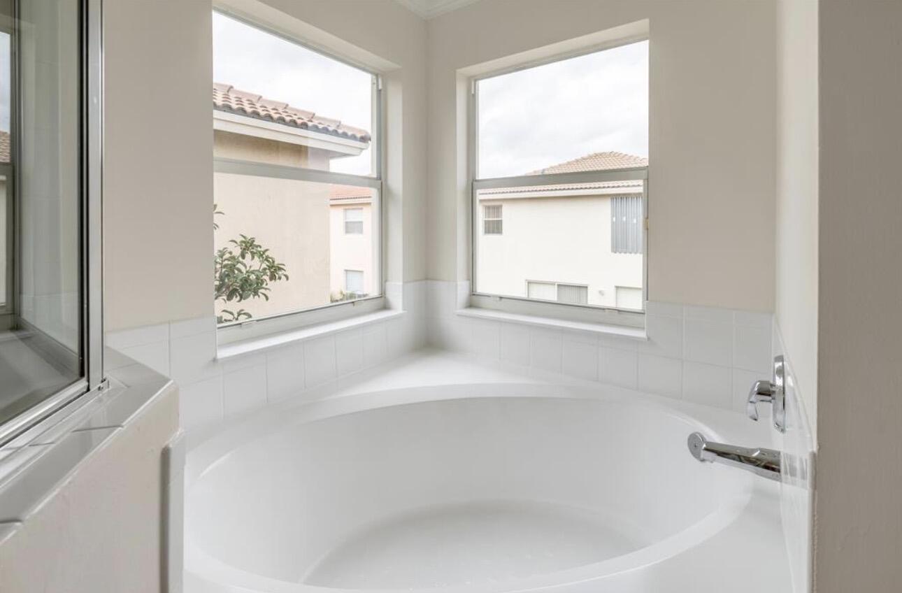 BRIGER PARS G, H AND J - Residential Lease