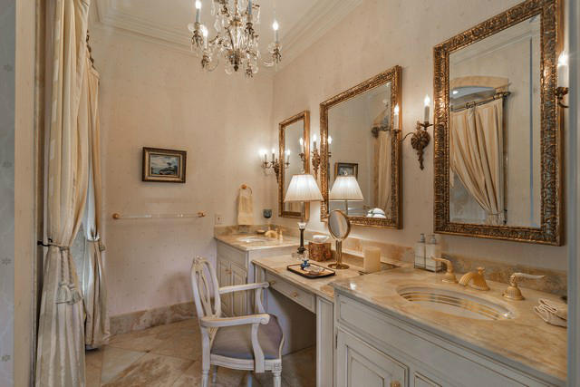 SAILFISH POINT - Residential
