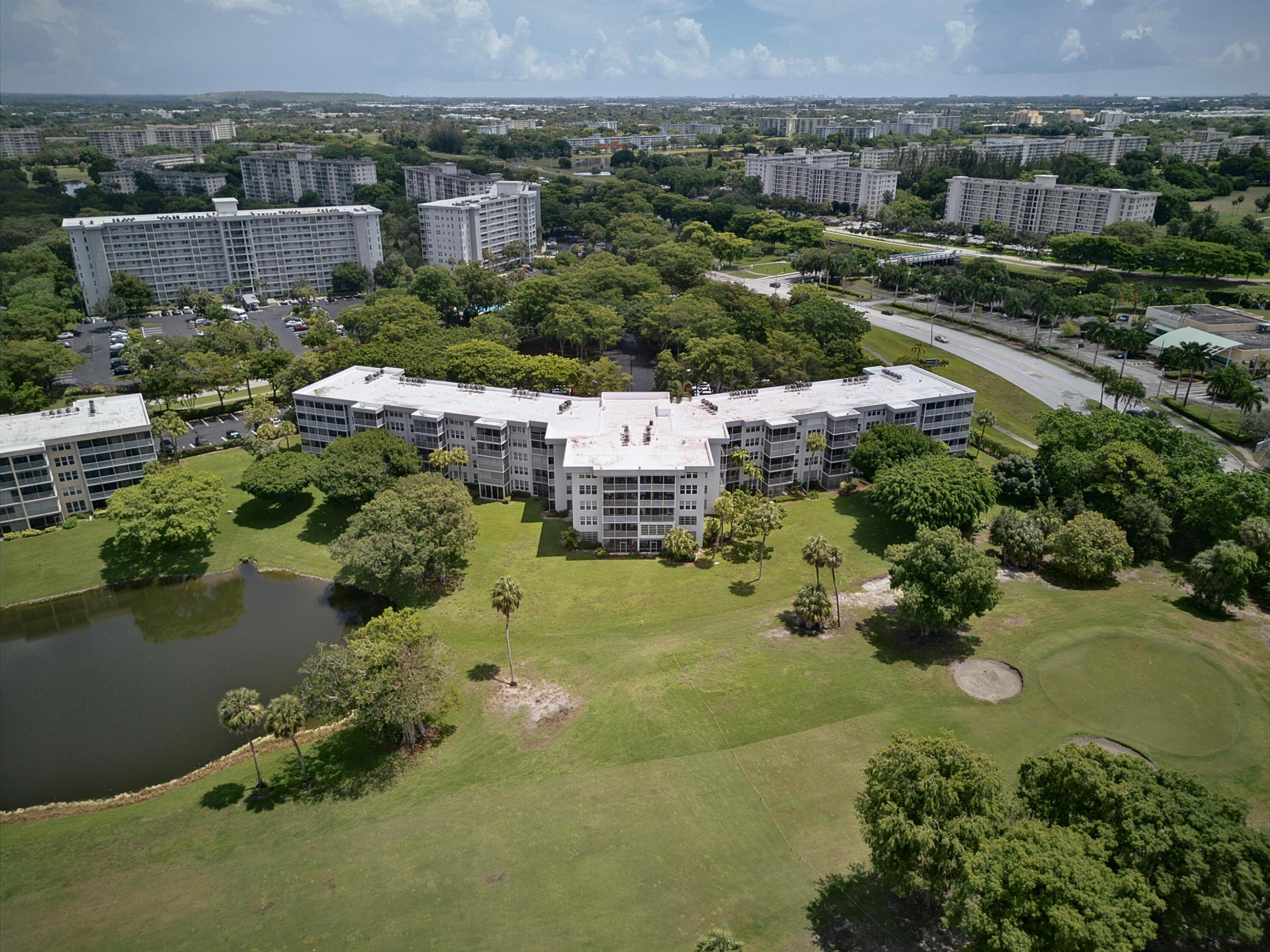 NO 103 PALM-AIRE COUNTRY CLUB - Residential