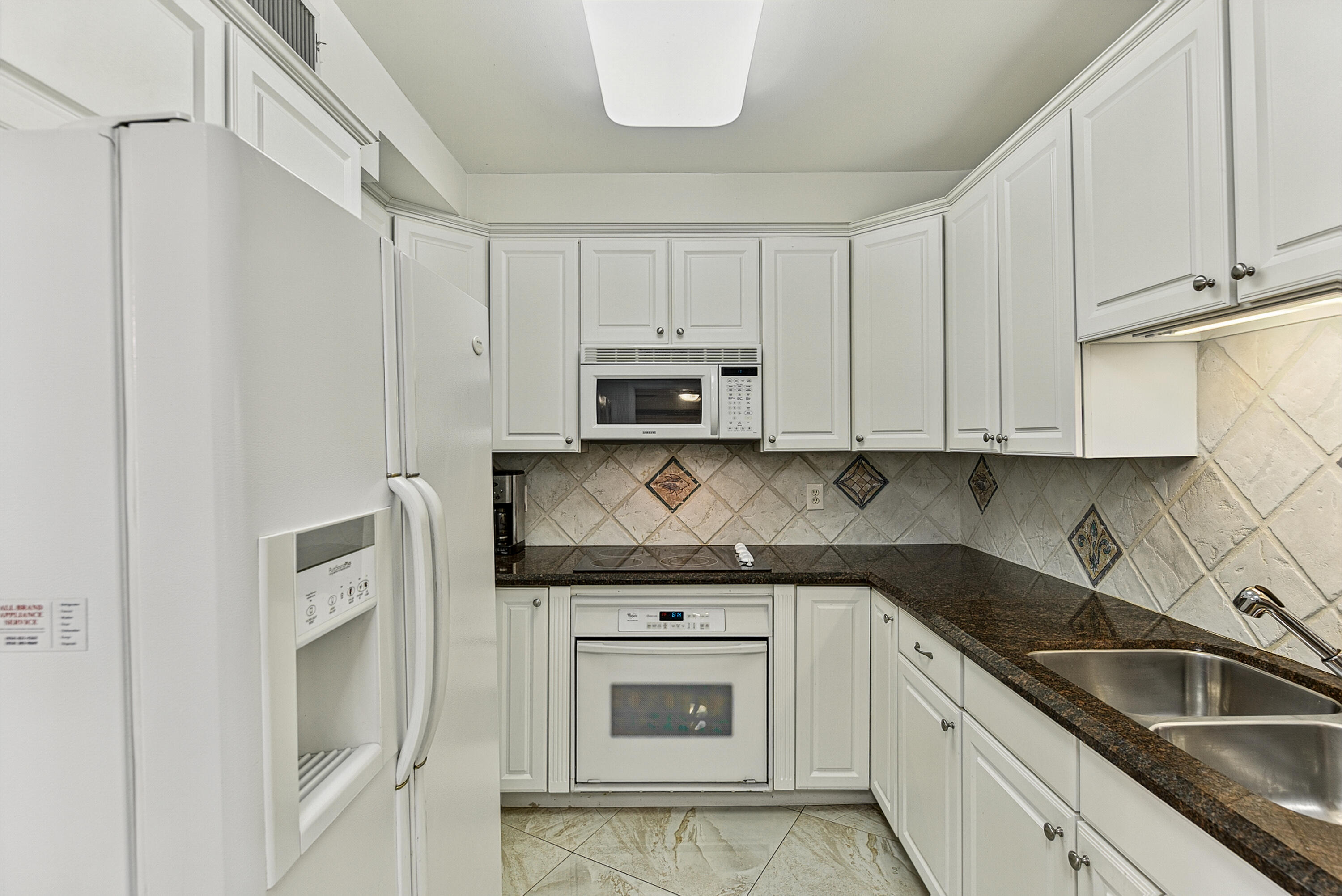 NO 103 PALM-AIRE COUNTRY CLUB - Residential