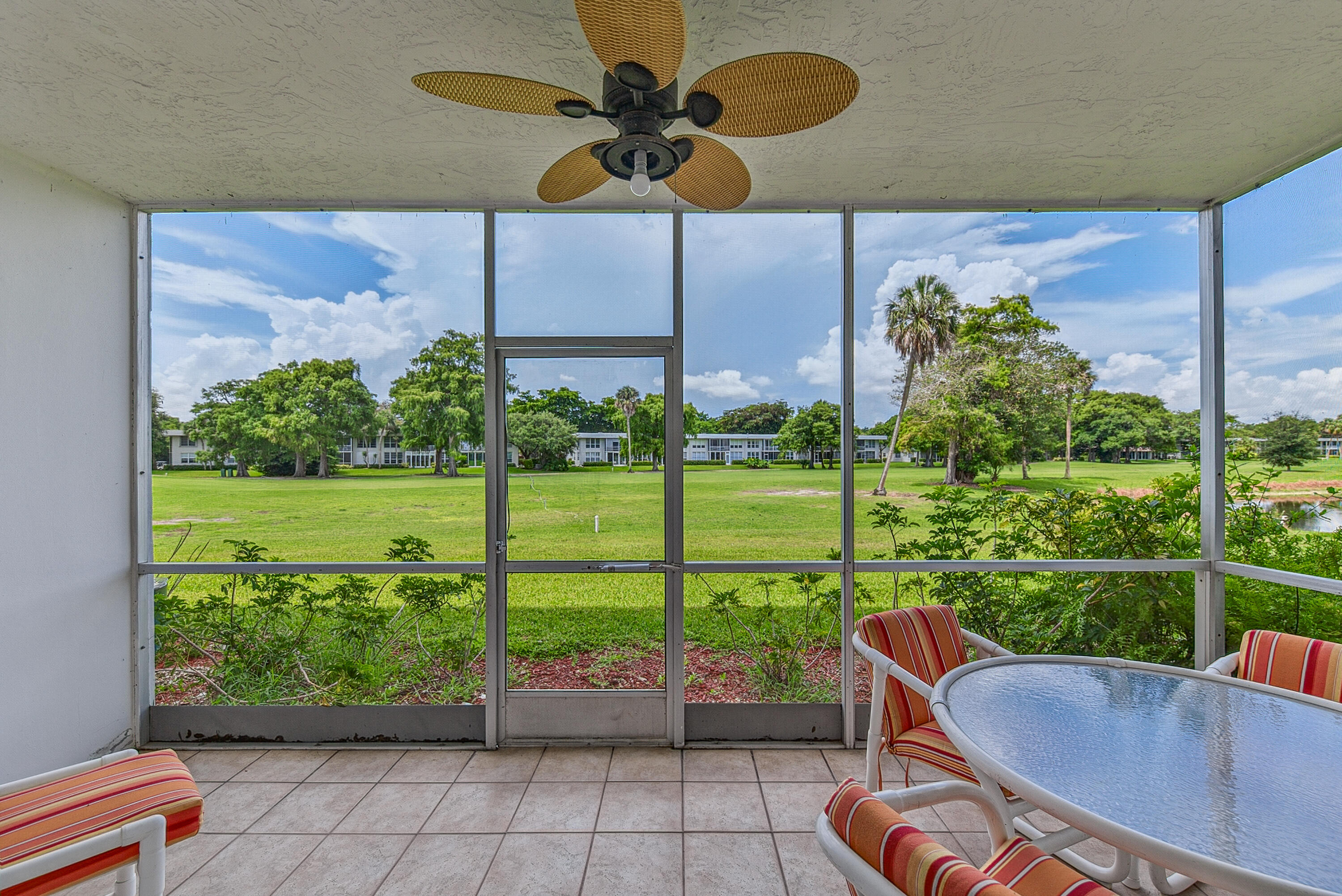 NO 103 PALM-AIRE COUNTRY CLUB - Residential